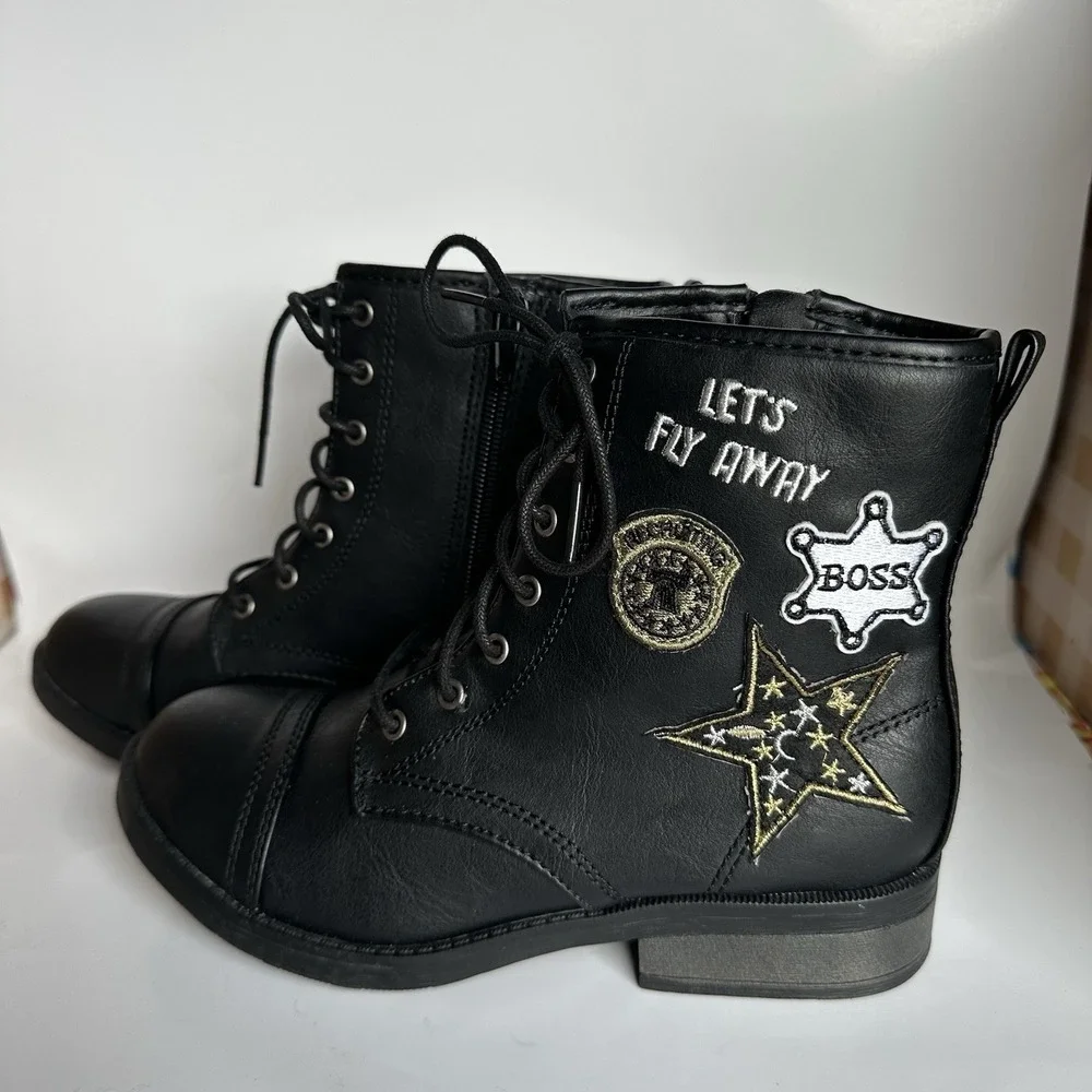 Steve Madden Lets Fly Away Combat Goth Black Embroidered Patch Boots Girls SZ 3